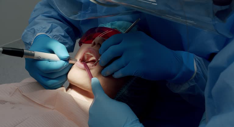 طراحی سایت پزشکی و UX بیماران برای کلینیک جراحی دهان و فک و صورت اصفهان - دندانپزشکی