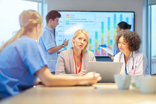 طراحی پرتال نوبتدهی آنلاین و CRM پزشکی برای بیمارستان فوق تخصصی قلب در تبریز: ارتقای UX بیماران و مدیریت بهینه 2026 - CRM پزشکی