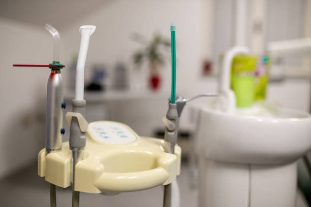 یکپارچهسازی CRM پزشکی و طراحی پرتال نوبتدهی آنلاین برای کلینیکهای تخصصی دندانپزشکی در مشهد: بهینهسازی مدیریت و تجربه بیمار - ابزارهای دندانپزشکی