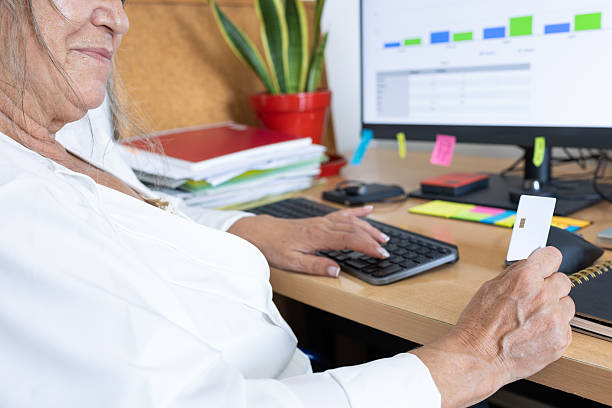 پیادهسازی CRM پزشکی و نرمافزارهای مدیریت برای مراکز سالمندان در زنجان: بهینهسازی نوبتدهی آنلاین - نرمافزار مدیریت سالمندان