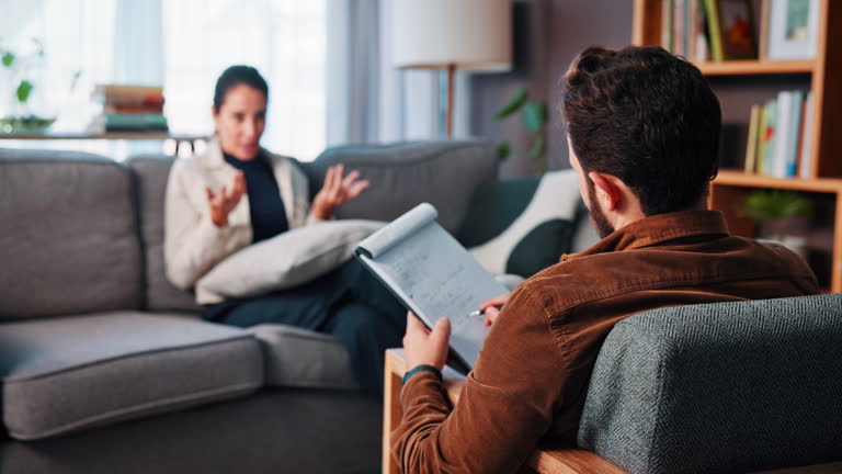 روانشناس بالینی و مشاوره روانشناسی دیجیتال با استفاده از CRM پزشکی