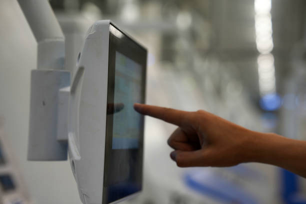 پیادهسازی CRM پزشکی و نرمافزارهای مدیریت جامع برای مراکز جراحی محدود در اصفهان: افزایش رضایت و کارایی 2026 - اتوماسیون مراکز پزشکی، بهبود کارایی درمانی