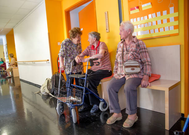 توسعه وبسایت سلامت و یکپارچهسازی CRM پزشکی برای مراکز سالمندان در یزد: پشتیبانی مداوم و بهبود تجربه بیماران - مراکز سالمندان