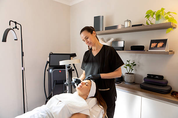 طراحی سایت پزشکی و برندینگ دیجیتال برای متخصصین پوست و مو در کرج: ارتقاء UX بیماران و نوبتدهی آنلاین 2026 - درمان زیبایی و نوبت دهی آنلاین