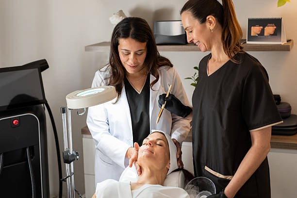 متخصص پوست و مو شیراز، برندینگ دیجیتال پزشکان و سئو پزشکی برای کلینیک زیبایی