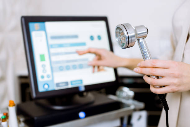 نرمافزارهای مدیریت و CRM پزشکی برای مراکز رادیوتراپی در اهواز: پشتیبانی سایت کلینیک و ارتقاء تجربه بیماران 2026 - CRM کلینیک رادیوتراپی