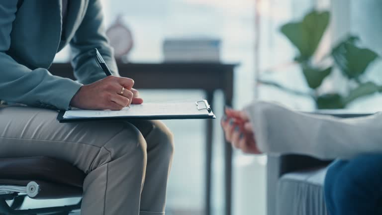 مشاوره روانپزشکی در مطب شیراز: تعامل پزشک و بیمار در کنار سهولت دسترسی نوبتدهی آنلاین