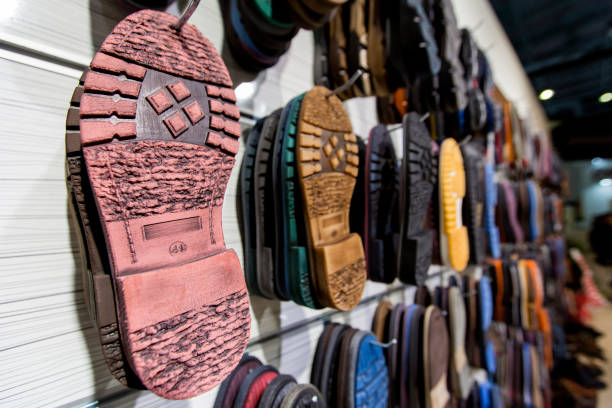 عمده فروشی کیف و کفش: دسترسی آسان به بازار در فروش‌یاب - نمایشگاه کفش، خرید و فروش عمده