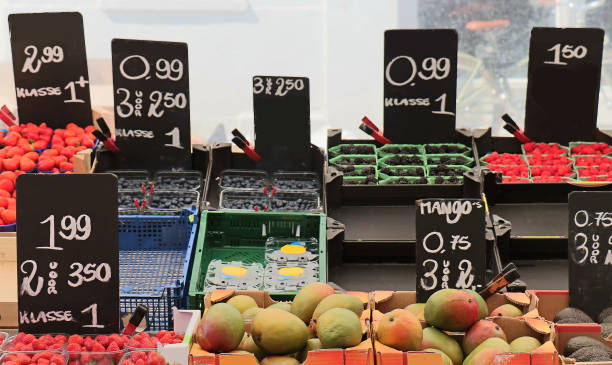 میوه و صیفی‌جات تازه در بازار - فروش‌یاب، خرید و فروش عمده، آگهی تجاری