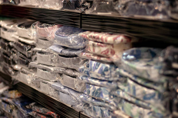 مد، پوشاک و پارچه عمده: دسترسی مستقیم به تولیدکنندگان و عمدهفروشان معتبر در فروشیاب - خرید و فروش عمده در فروشیاب