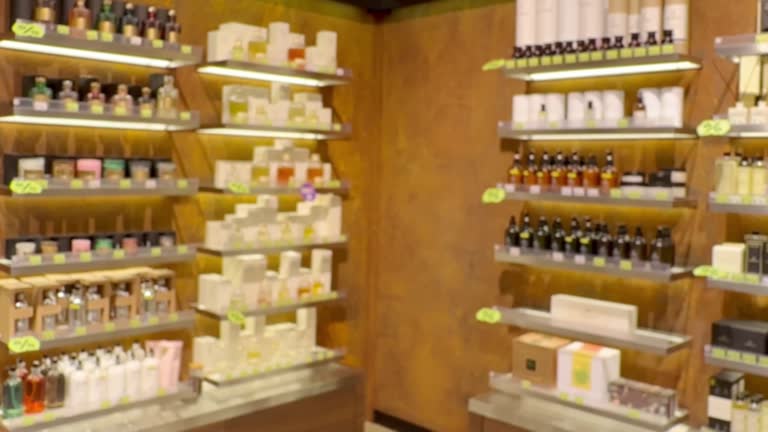 خرید و فروش عمده محصولات آرایشی، بهداشتی و سلامت | در فروشیاب - توزیع عمده لوازم آرایشی