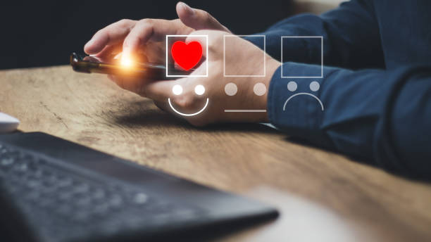 ارزیابی آنلاین خدمات و رضایت بیماران از وبسایت متخصص پوست و مو در شیراز با طراحی UX