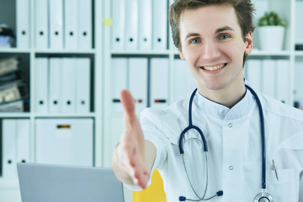 نوبتدهی آنلاین برای متخصص قلب و عروق در اصفهان، همکاری و اعتماد در پزشکی