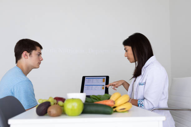 متخصص تغذیه در مطب، مشاوره حرفهای، مدیریت شهرت آنلاین پزشکان