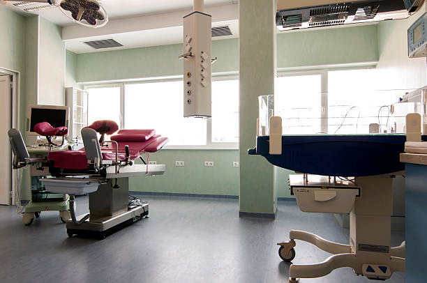 نوبتدهی آنلاین مراکز ناباروری شیراز: بهبود تجربه بیمار و افزایش رضایت از خدمات درمانی - تجهیزات پزشکی در اتاق تشخیص