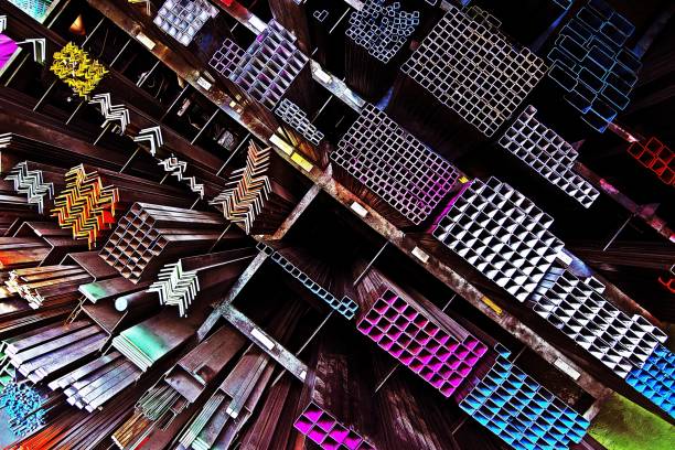 آگهی تخصصی مواد اولیه صنعتی: فلزات و مواد شیمیایی در فروشیاب - میلههای فلزی فولادی و چوب در انبار ابزار - خرید و فروش عمده در فروشیاب