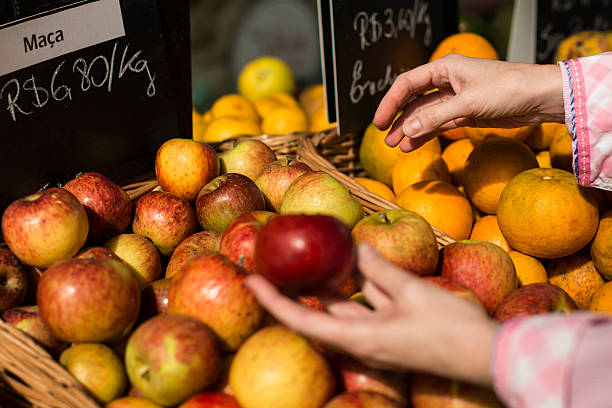 بازار عمده فروشان میوه و صیفی در فروش‌یاب | آگهی تجاری برای میوه و تره‌بار