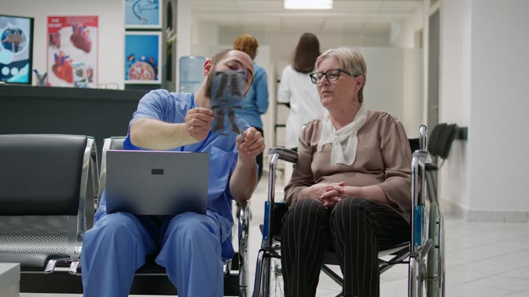 نوبتدهی آنلاین کلینیک فیزیوتراپی در شیراز: بهینهسازی تجربه بیمار و افزایش جذب مراجعین با سئو 2026 - مدیریت نوبتدهی درمانی - شیراز