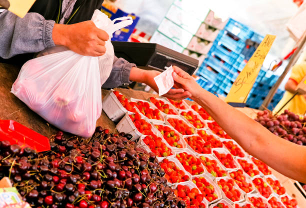 خرید و فروش عمده مواد غذایی تازه و باکیفیت در فروشیاب