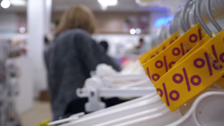 آگهی عمده فروشی، فروش‌یاب، خرید و فروش عمده، حراج پوشاک، فرصت‌های تجاری