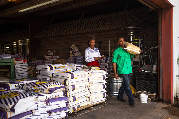 دامپروری: خرید و فروش عمده مواد پروتئینی با کیفیت بالا در فروش‌یاب - خرید مواد پروتئینی دامپروری - بازار عمده فروشان