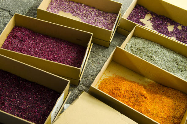 زعفران ممتاز ایرانی، گلبرگ های زعفران | زعفران نگین درجه یک، فروشیاب، خرید و فروش عمده