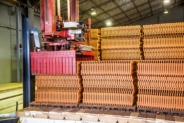 فروش عمده مصالح ساختمانی در فروش‌یاب: انباری از کاشی و مواد ساختمانی آماده خرید و فروش عمده