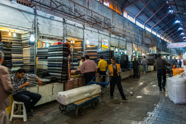 دسترسی آسان به بازار عمده ایران با ثبت آگهی در فروشیاب – نقشه راهی برای خرید و فروش عمده موفق در بازار ایران