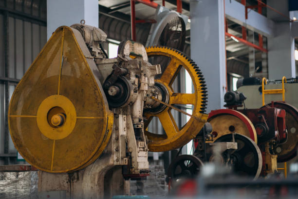 ماشین آلات صنعتی قدیمی در کارگاه | بازار عمده فروشان و قیمت رقابتی در فروشیاب