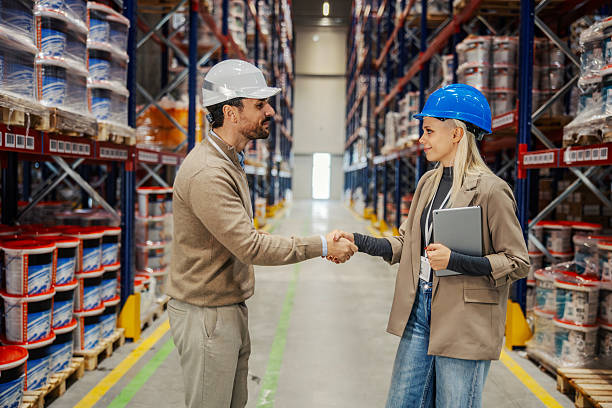 فروش مستقیم ماشینآلات و تجهیزات صنعتی: فروشیاب، خرید و فروش عمده، آگهی تجاری