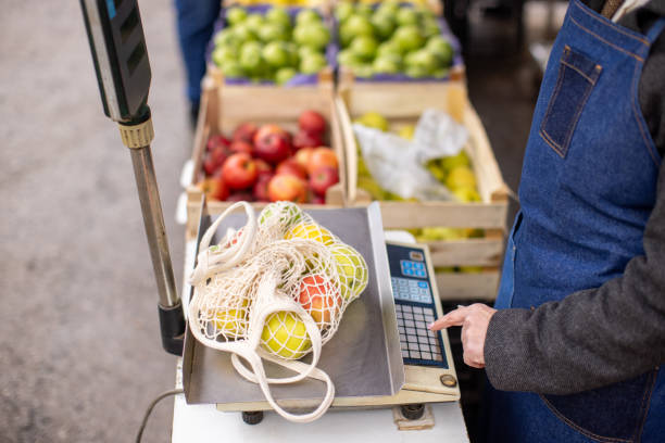 خرید و فروش عمده میوه تازه از کشاورزان در فروشیاب - پشتیبانی از کسب و کارهای کوچک