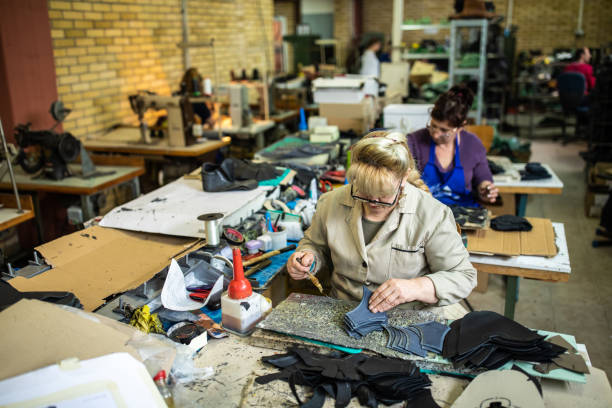 کیف و کفش عمده | خرید بی‌واسطه، قیمت کارخانه در فروش‌یاب | تولیدی کیف و کفش