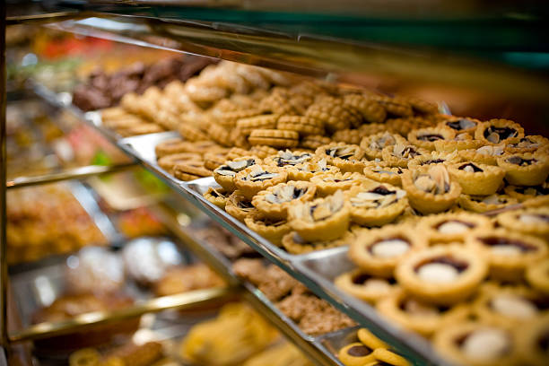 خرید عمده نوشیدنی، تنقلات و شیرینی از توزیع‌کنندگان اصلی در فروش‌یاب - فروش یاب، خرید و فروش عمده، قیمت رقابتی