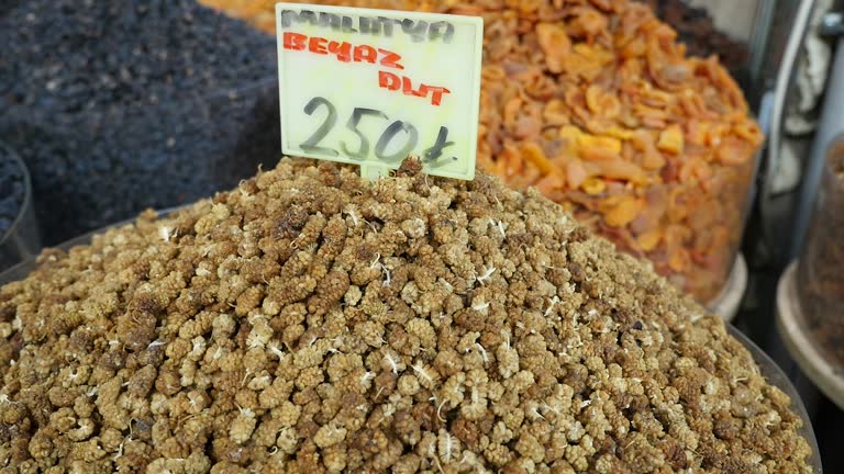 فروش یاب، خرید و فروش عمده انواع خشکبار با بهترین قیمت