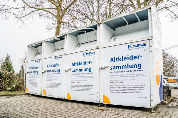 سفارش سازه پیش ساخته بناگر: کیوسک جمع آوری لباس و کانتینر پیش ساخته