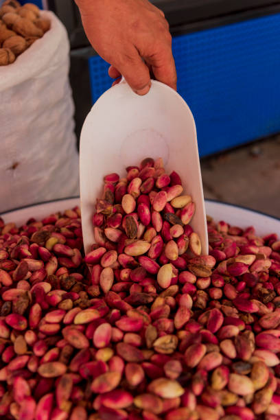 بازار عمده فروشان پسته | قیمت پسته اکبری | خرید و فروش عمده در فروش‌یاب