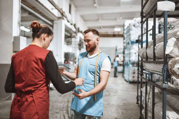 تولیدکنندگان کیف و کفش در کارخانه، همکاری و ثبت آگهی در فروش یاب