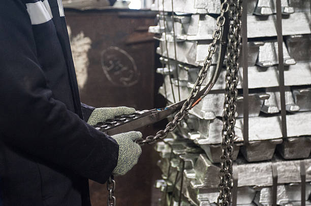 یافتن عمده‌فروشان معتبر فلزات و مواد شیمیایی در فروش‌یاب - عمده فروشان فلزات - خرید عمده