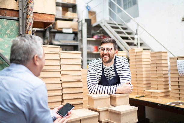 افزایش بازدهی کسب و کار با ثبت آگهی در فروشیاب - فروشیاب، خرید و فروش عمده، آگهی تجاری