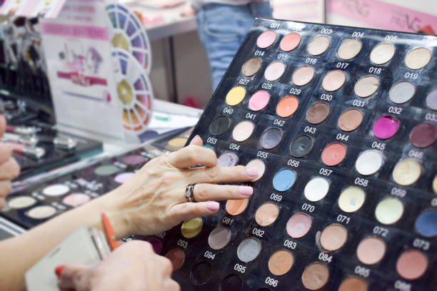 خرید و فروش عمده لوازم آرایشی با بهترین قیمت در فروش یاب و ثبت آگهی تجاری