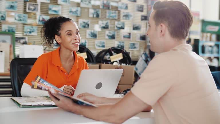 خرید آسان، سریع و مطمئن در فروش‌یاب، با فیلترهای هوشمند و ارتباط مستقیم با فروشنده، کالای مورد نیاز خود را از کشاورزی تا صنعت با بهترین قیمت رقابتی پیدا کنید خریدی هوشمندانه را تجربه کنید - فروش یاب، خرید و فروش عمده، آگهی تجاری