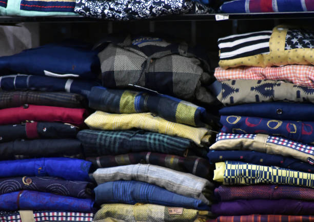 مد، پوشاک و پارچه عمده | مجموعه‌ای از پیراهن‌های مردانه چهارخانه با کیفیت بالا، فرصت خرید و فروش عمده در فروش یاب