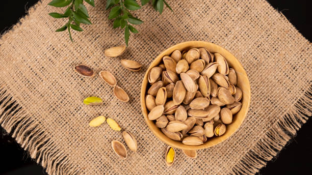 پسته و خشکبار عمده با قیمت تولیدی در فروش‌یاب، خرید پسته فله و تامین کننده پسته