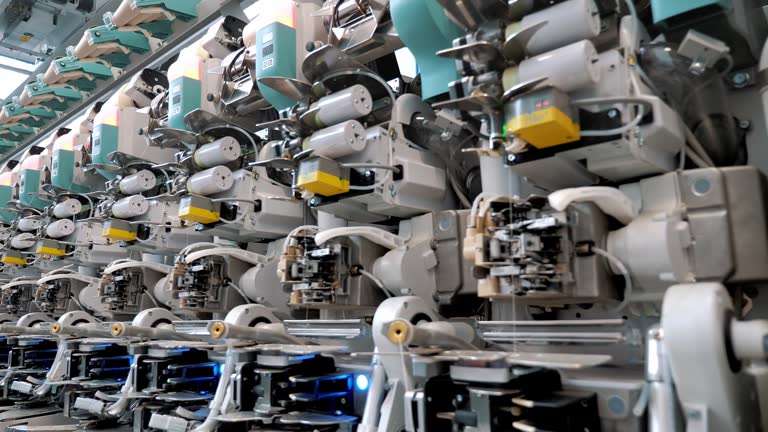 خرید و فروش ماشین‌آلات و تجهیزات صنعتی | بهترین قیمت در فروش‌یاب (Foroshyabcom) - کارخانه نساجی در حال تولید نخ، نشان‌دهنده نیاز به <mark>تجهیزات صنعتی</mark> و <mark>ماشین‌آلات</mark> برای <mark>خرید و فروش عمده</mark> در <mark>فروش‌یاب</mark>.” style=”width: 100%; max-width: 800px; height: auto; margin-bottom: 25px; border-radius: 8px;”></p>
<div style=