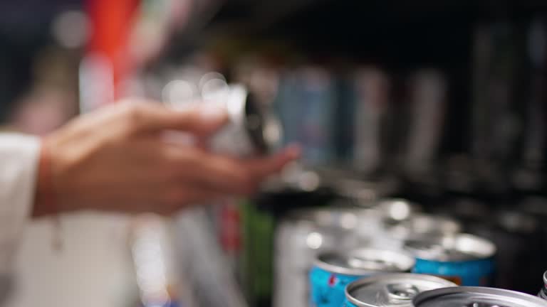 خرید و فروش عمده نوشیدنی انرژی‌زا و آبمیوه در فروش یاب، آگهی تجاری