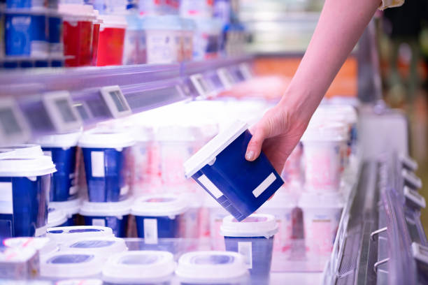 انتخاب ماست تازه در فروشیاب | خرید عمده لبنیات با قیمت کارخانه