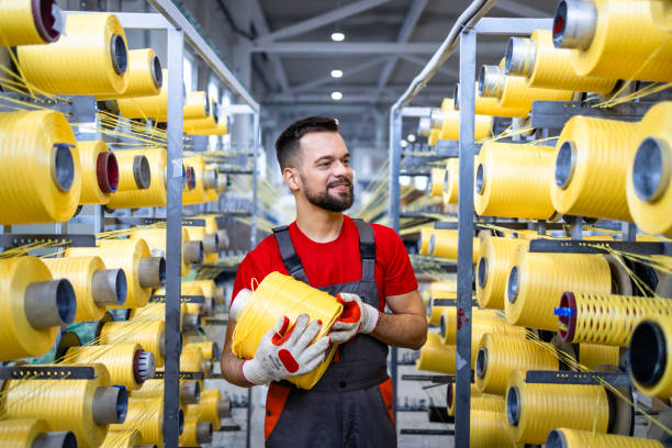 خرید و فروش عمده ماشین‌آلات صنعتی در فروش‌یاب، آگهی تجاری، فروش مستقیم، فروش یاب