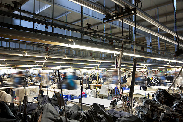 ارتباط مستقیم با تولیدکنندگان پوشاک و پارچه در فروش‌یاب – قیمت رقابتی، فروش یاب، خرید و فروش عمده، آگهی تجاری