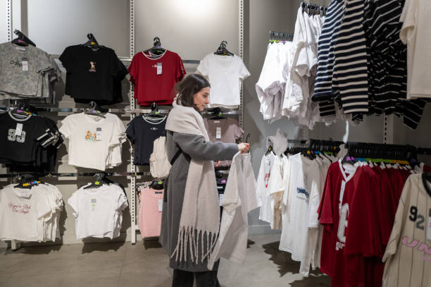 انتخاب و خرید عمده لباس زنانه در فروشگاه | خرید و فروش عمده آگهی تجاری