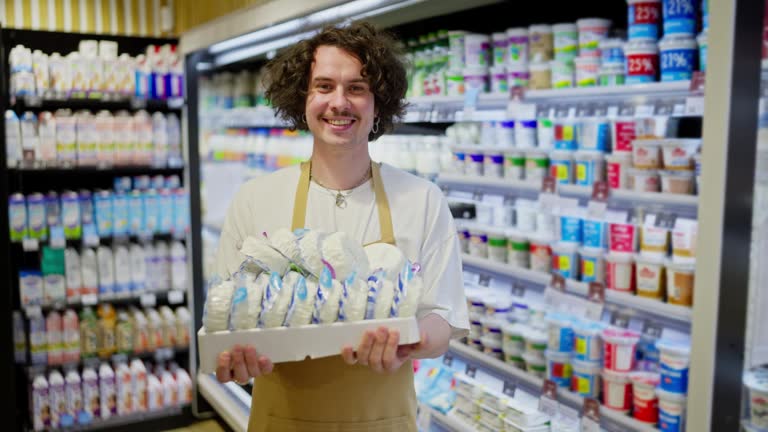 خرید عمده مواد پروتئینی و لبنیات تازه از تولیدکنندگان برتر در فروش‌یاب | فروش‌یاب عمده فروشی، لبنیات تازه عمده، بازار عمده فروشان